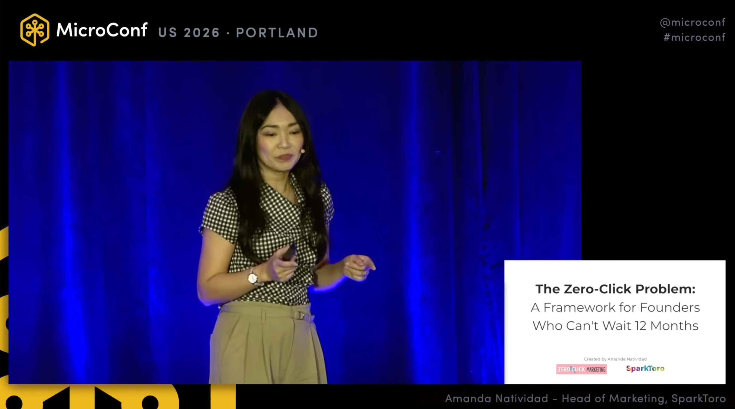 MicroConf US 2026에서 제로 클릭 마케팅을 설명하는 Amanda Natividad
