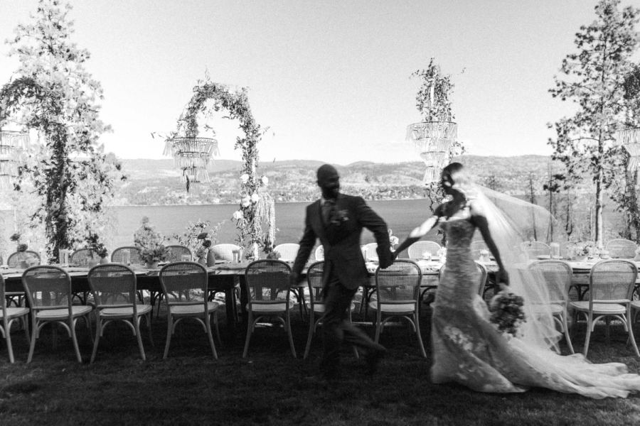 Taryn & Mark photographed by Aaron DeSilva