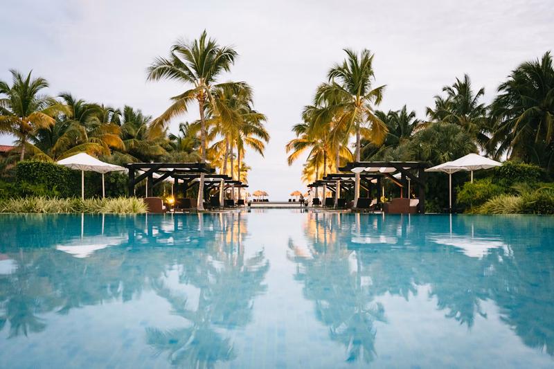 Hotel & Resort