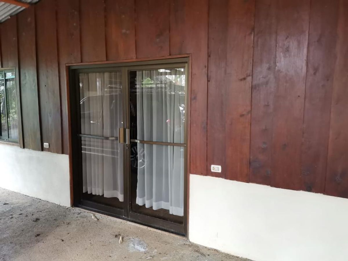 Quinta Residencial en Venecia: Amplios jardines y casa de Campo
