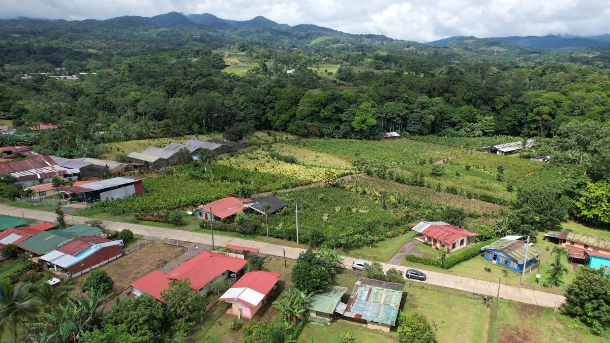 Land for Country Home in La Tigra, San Carlos: Bordering River