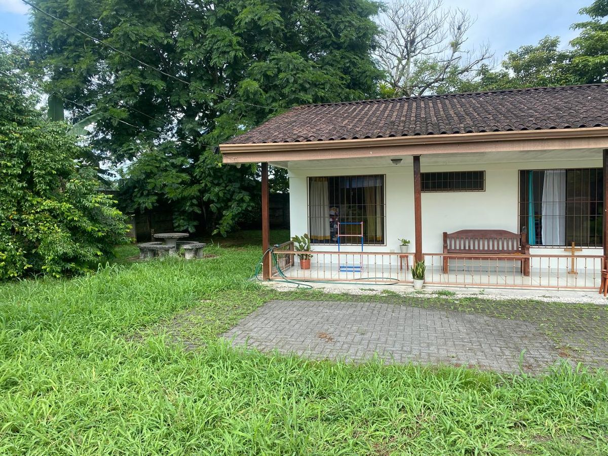 Quinta con Vista al Volcán en La Fortuna: Ideal para Airbnb