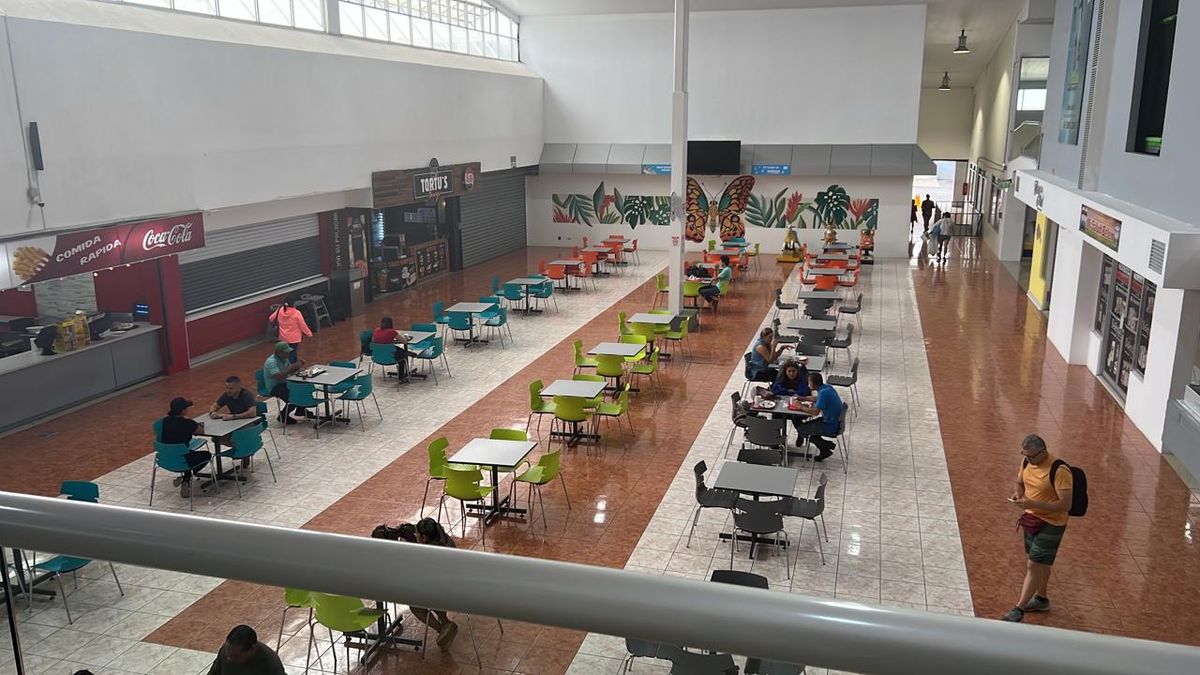 Locales comerciales en Plaza San Carlos: Propiedades de uso comercial