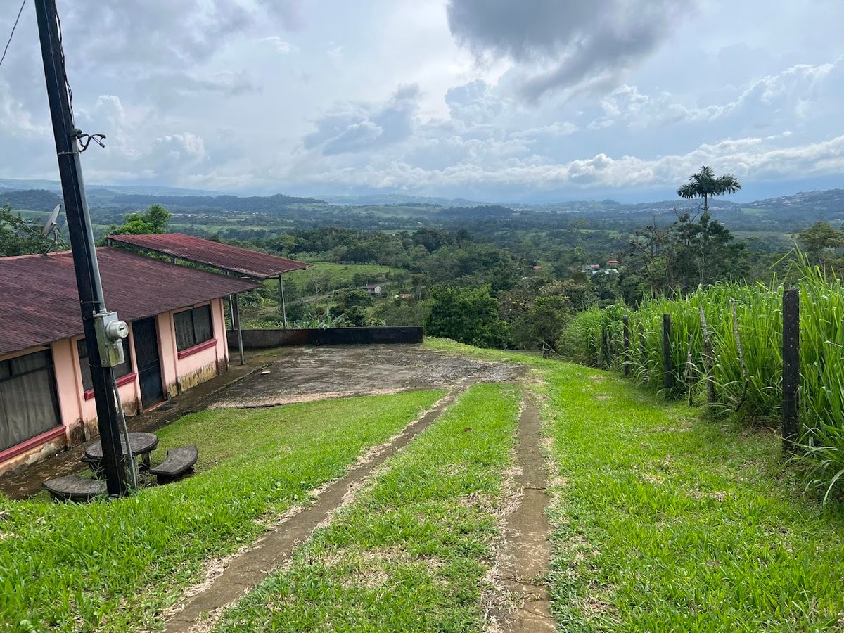 Home with Large Lot for Sale in La Tesalia | San Carlos