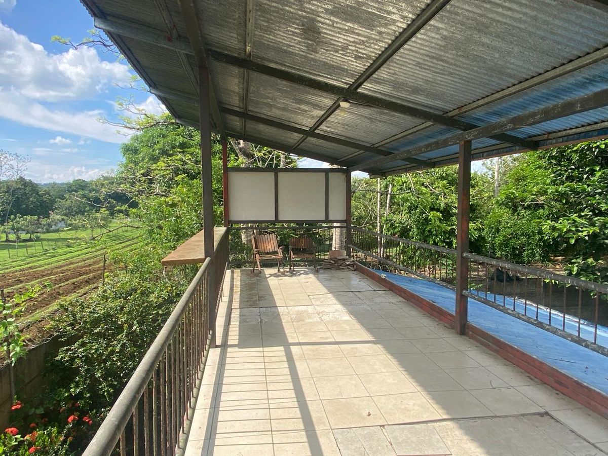 Quinta con Vista al Volcán en La Fortuna: Ideal para Airbnb