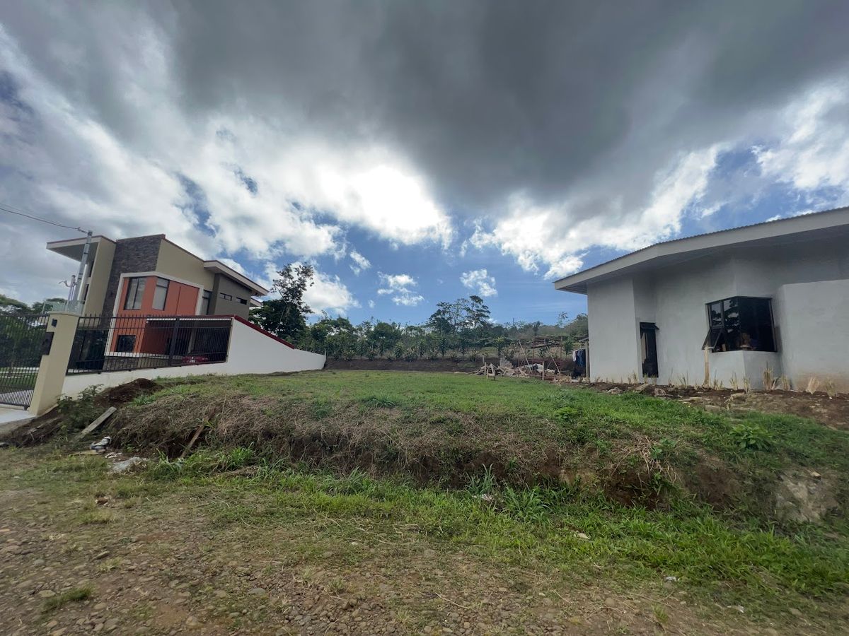 Terreno cerca de la UTN en Ciudad Quesada: Ideal para apartamentos
