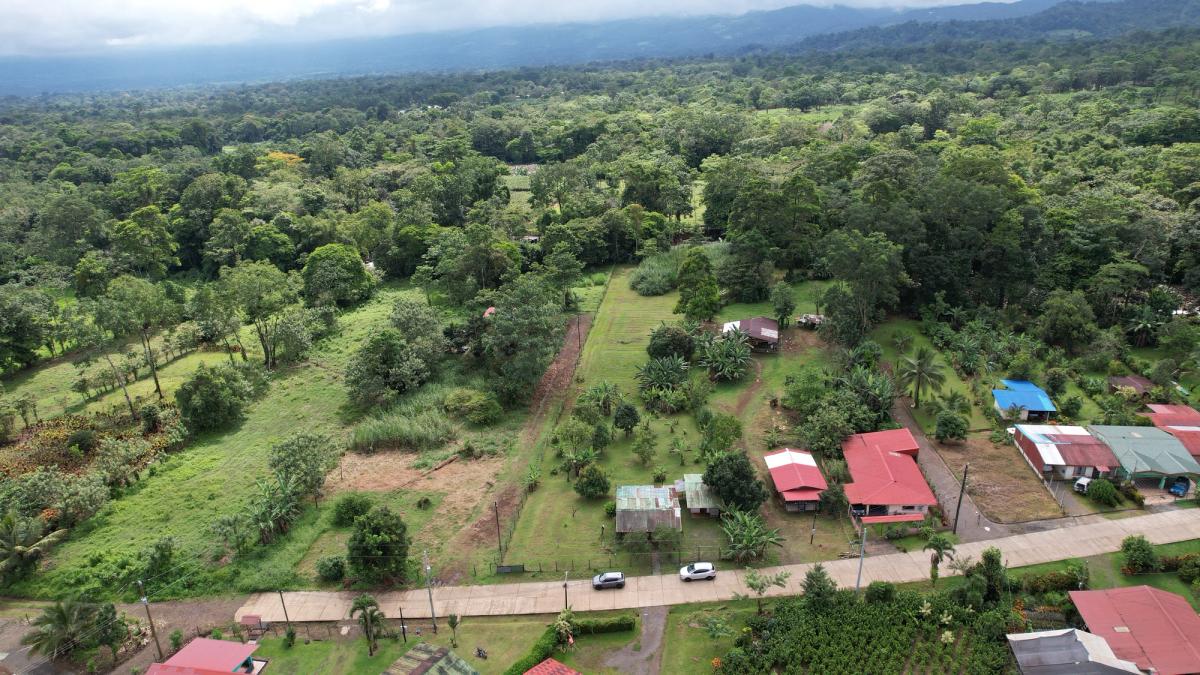 Land for Country Home in La Tigra, San Carlos: Bordering River