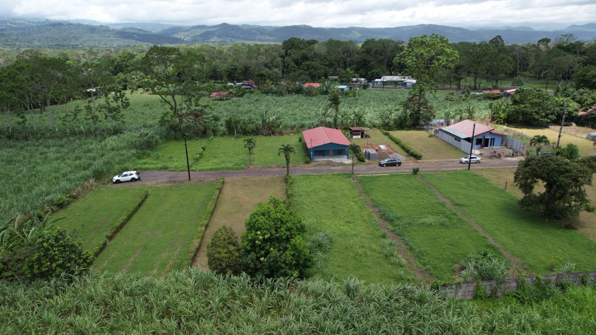 Lote Residencial de 429 m² en Florencia: Privacidad y Gran Potencial