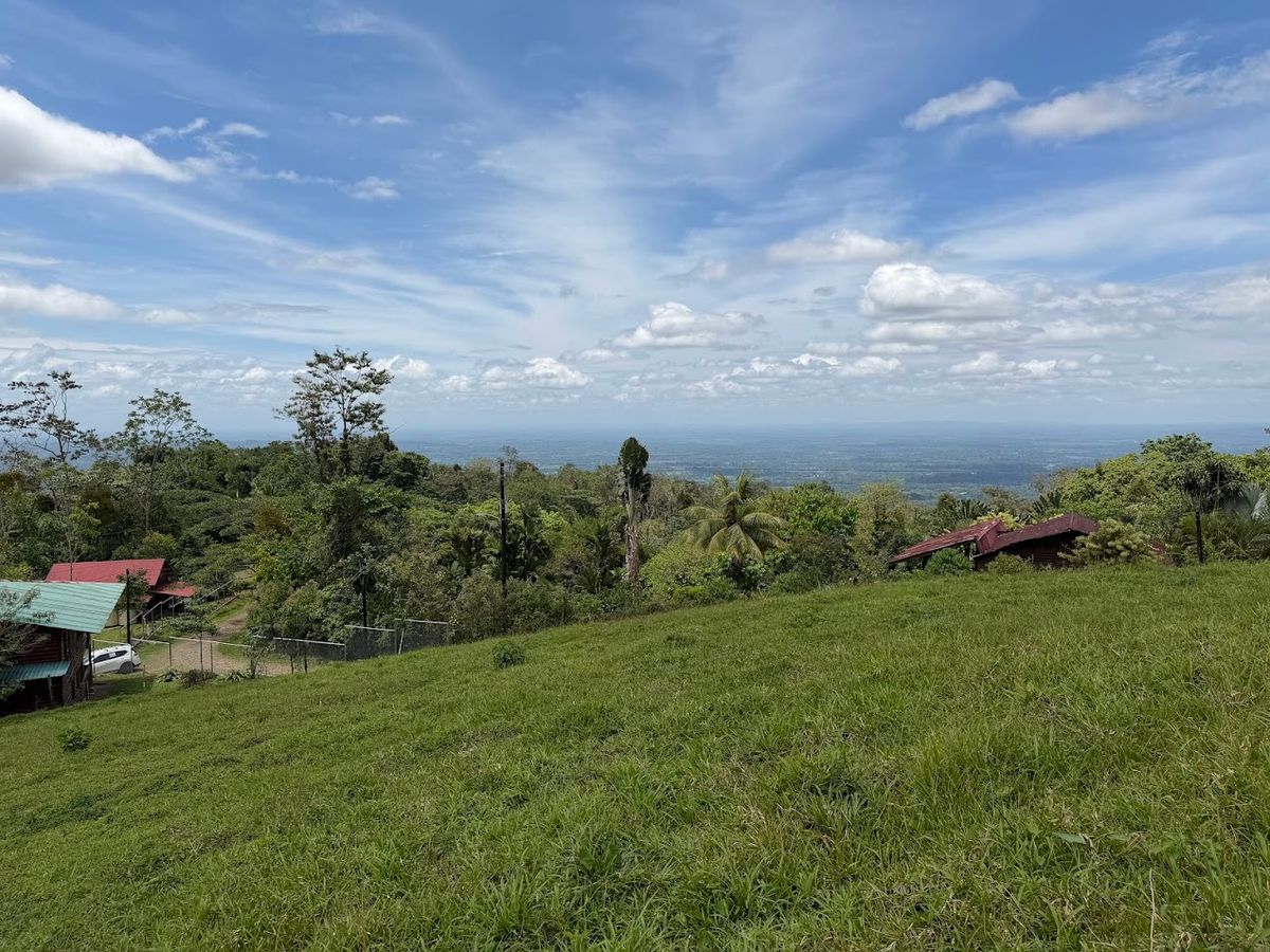 uxury Estate in La Fortuna: Waterfall Views & Mountain Sanctuary