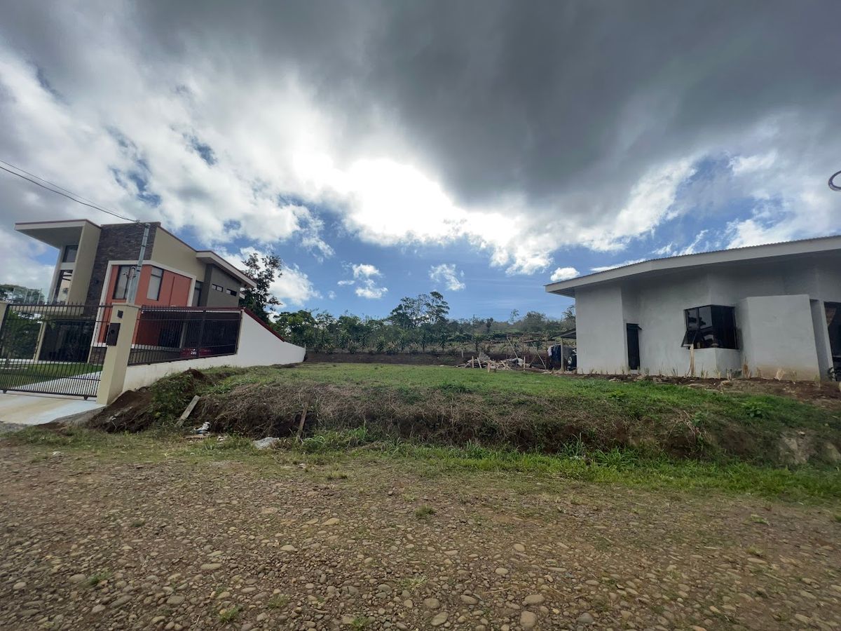 Terreno cerca de la UTN en Ciudad Quesada: Ideal para apartamentos