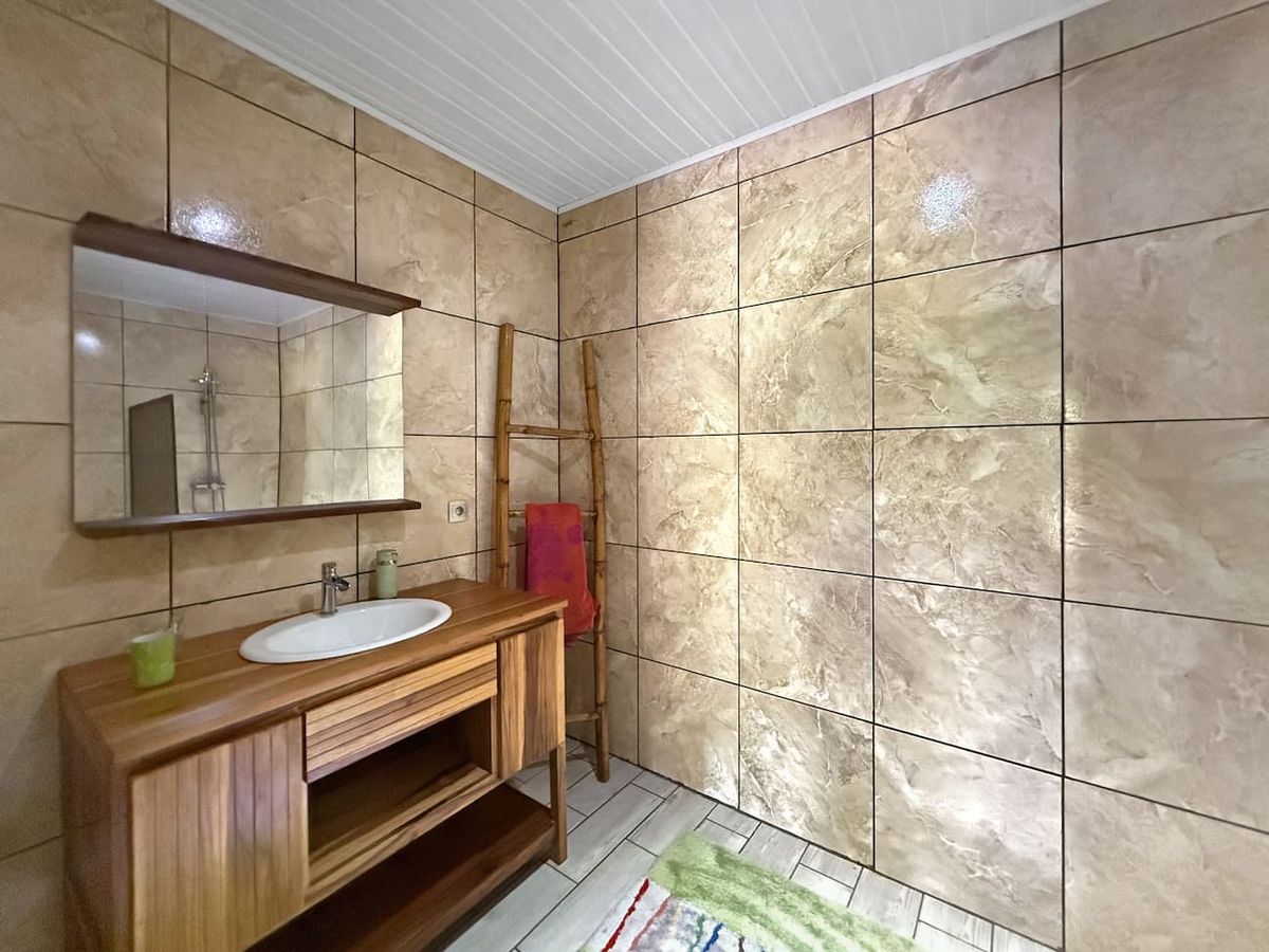 Quinta de 1 Hectárea con Piscina en Venta en Puerto Viejo de Limón