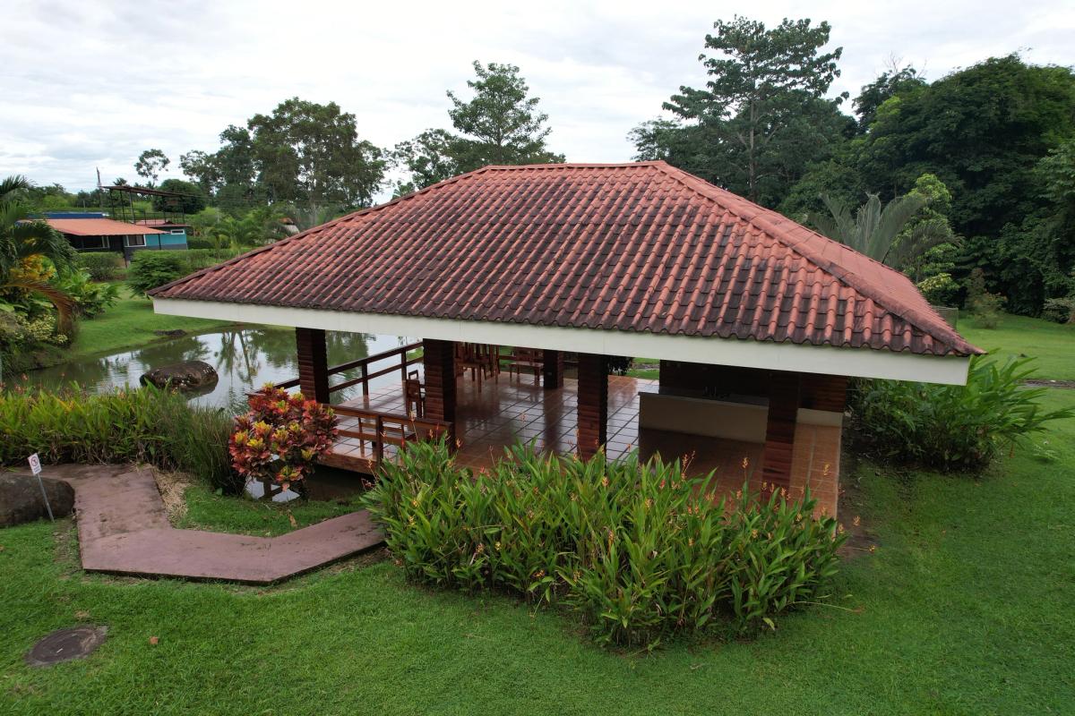 Turnkey Rustic Cabin in  Condominium, La Fortuna: Airbnb