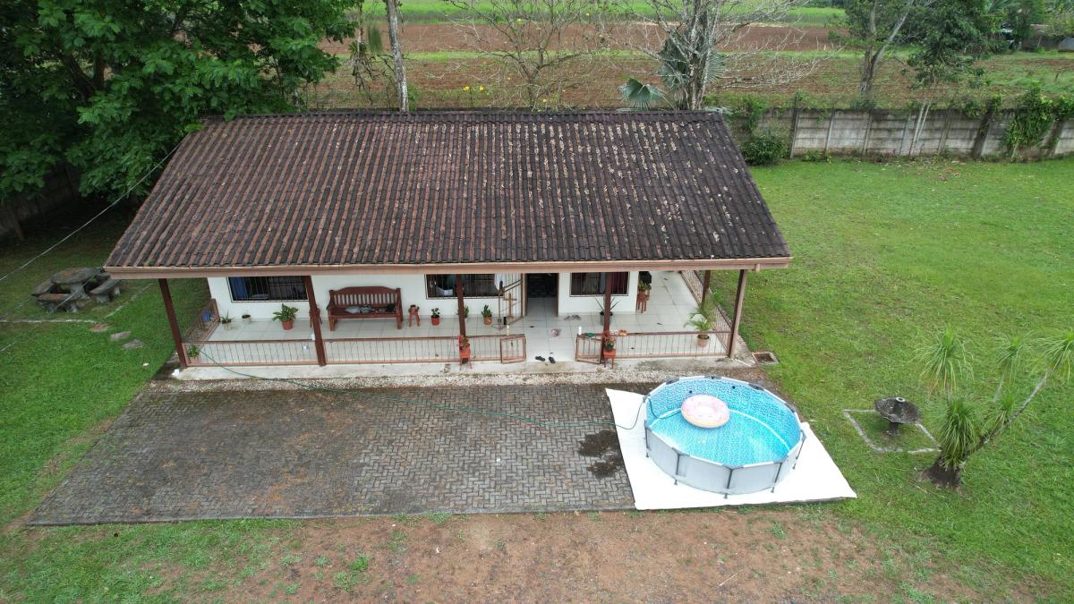 Quinta con Vista al Volcán en La Fortuna: Ideal para Airbnb