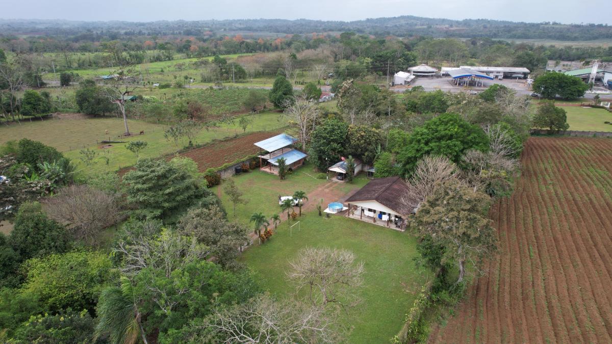 Quinta con Vista al Volcán en La Fortuna: Ideal para Airbnb