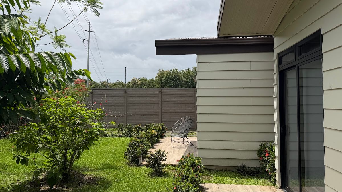 Casa Vacacional con Piscina en Los Ángeles de La Fortuna: Inversión