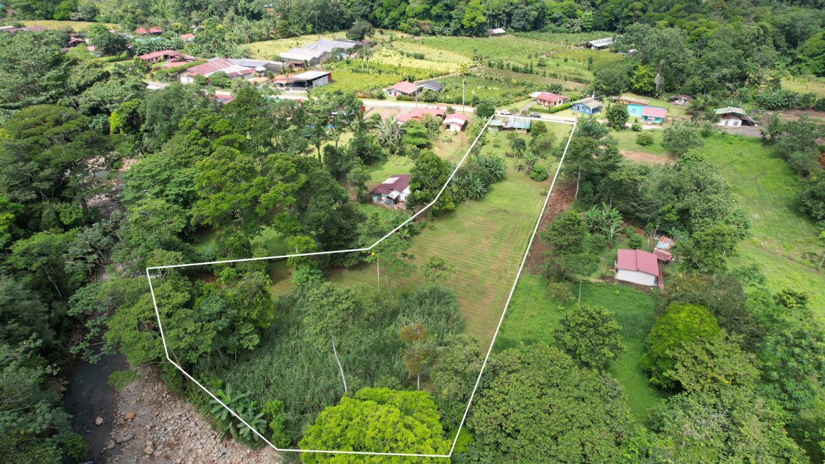Land for Country Home in La Tigra, San Carlos: Bordering River