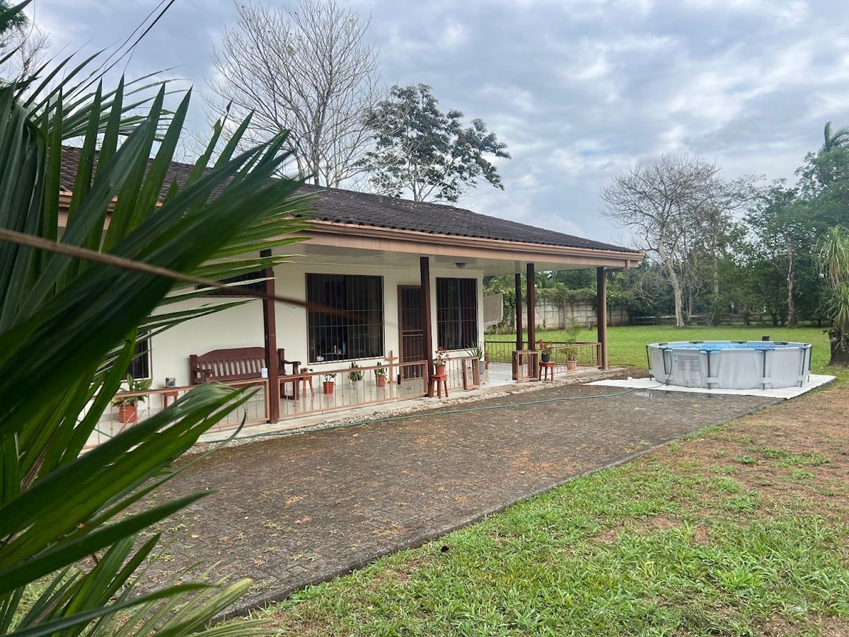 Quinta con Vista al Volcán en La Fortuna: Ideal para Airbnb