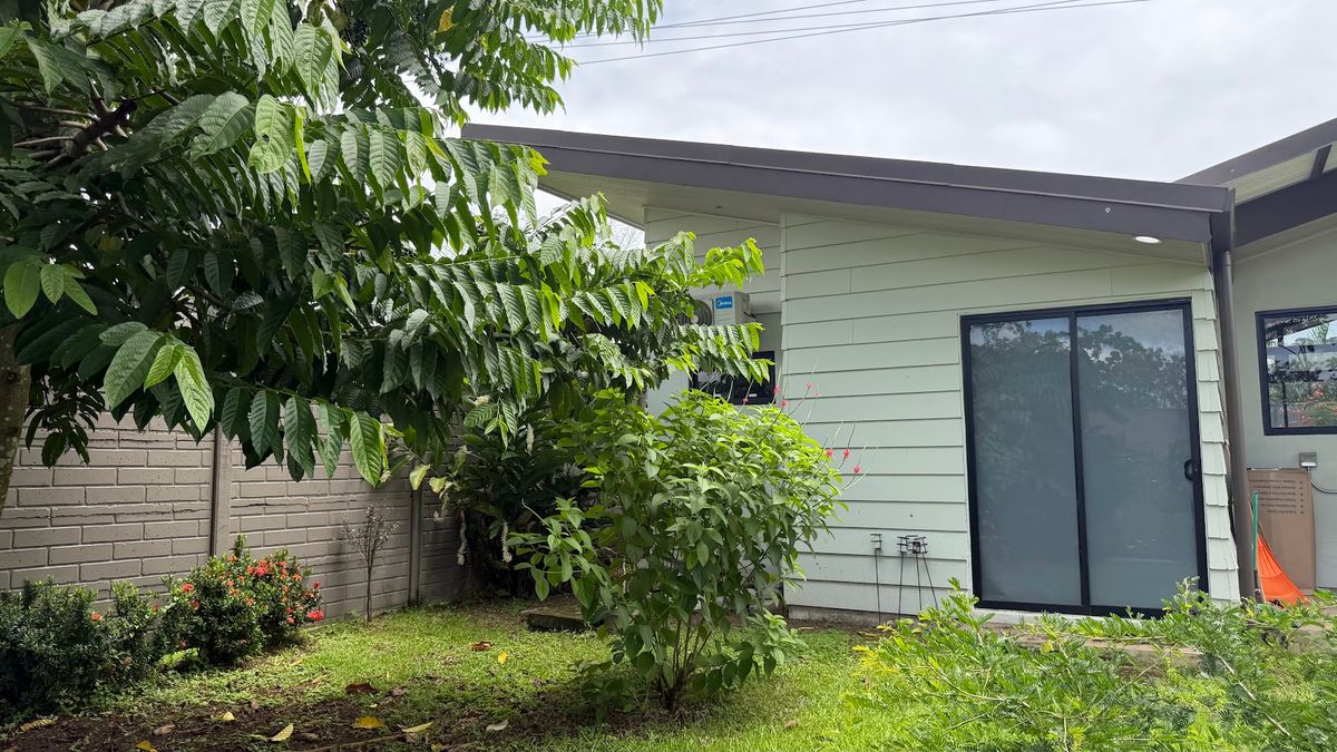 Casa Vacacional con Piscina en Los Ángeles de La Fortuna: Inversión