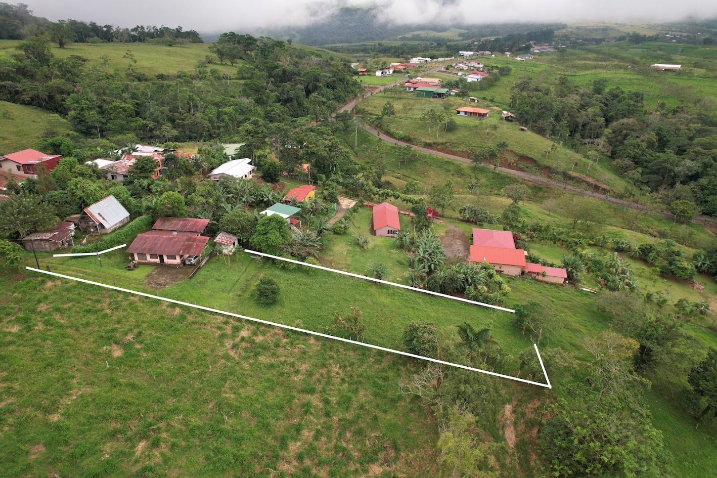 Home with Large Lot for Sale in La Tesalia | San Carlos