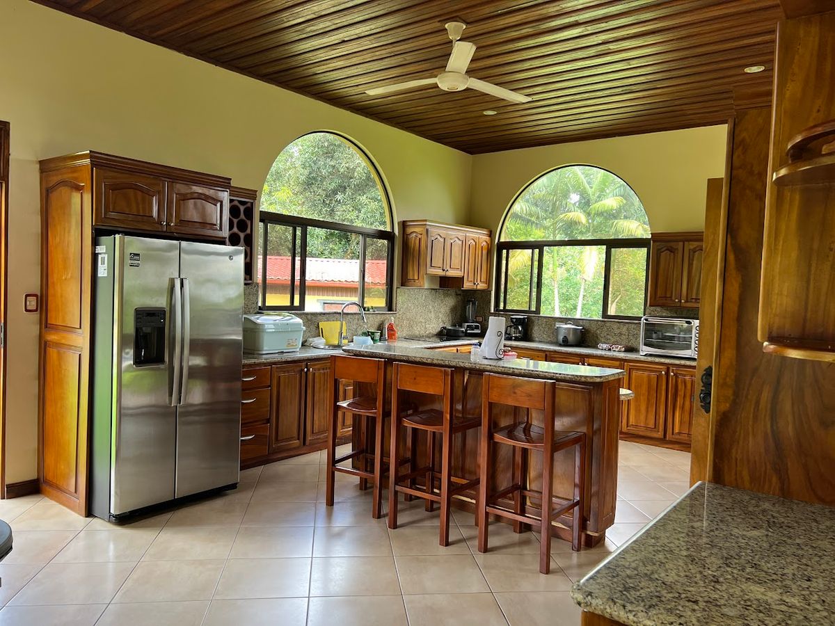 Luxury Estate in Zeta Trece, La Fortuna: Arenal Volcano Views