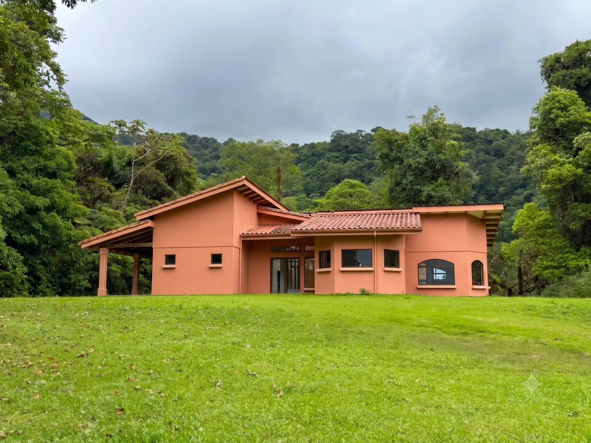 uxury Estate in La Fortuna: Waterfall Views & Mountain Sanctuary
