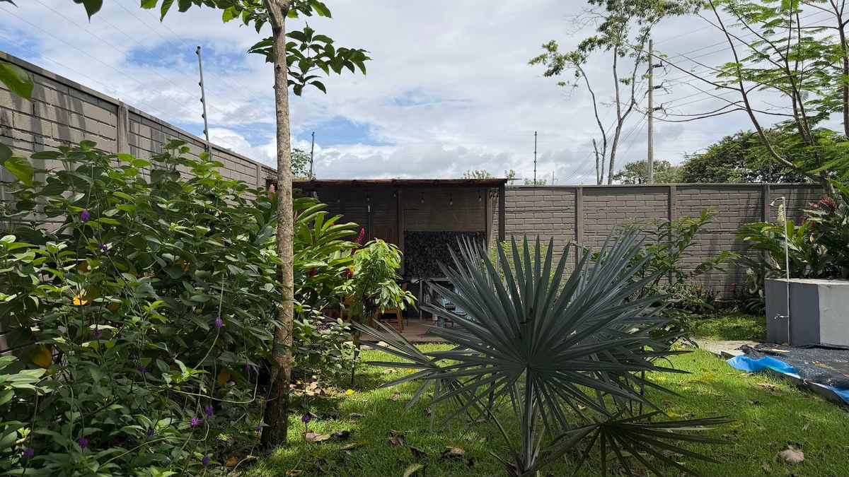 Casa Vacacional con Piscina en Los Ángeles de La Fortuna: Inversión