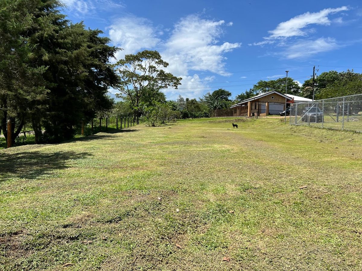 Lote en Ciudad Quesada, cerca de UTN: Invierta en apartamentos