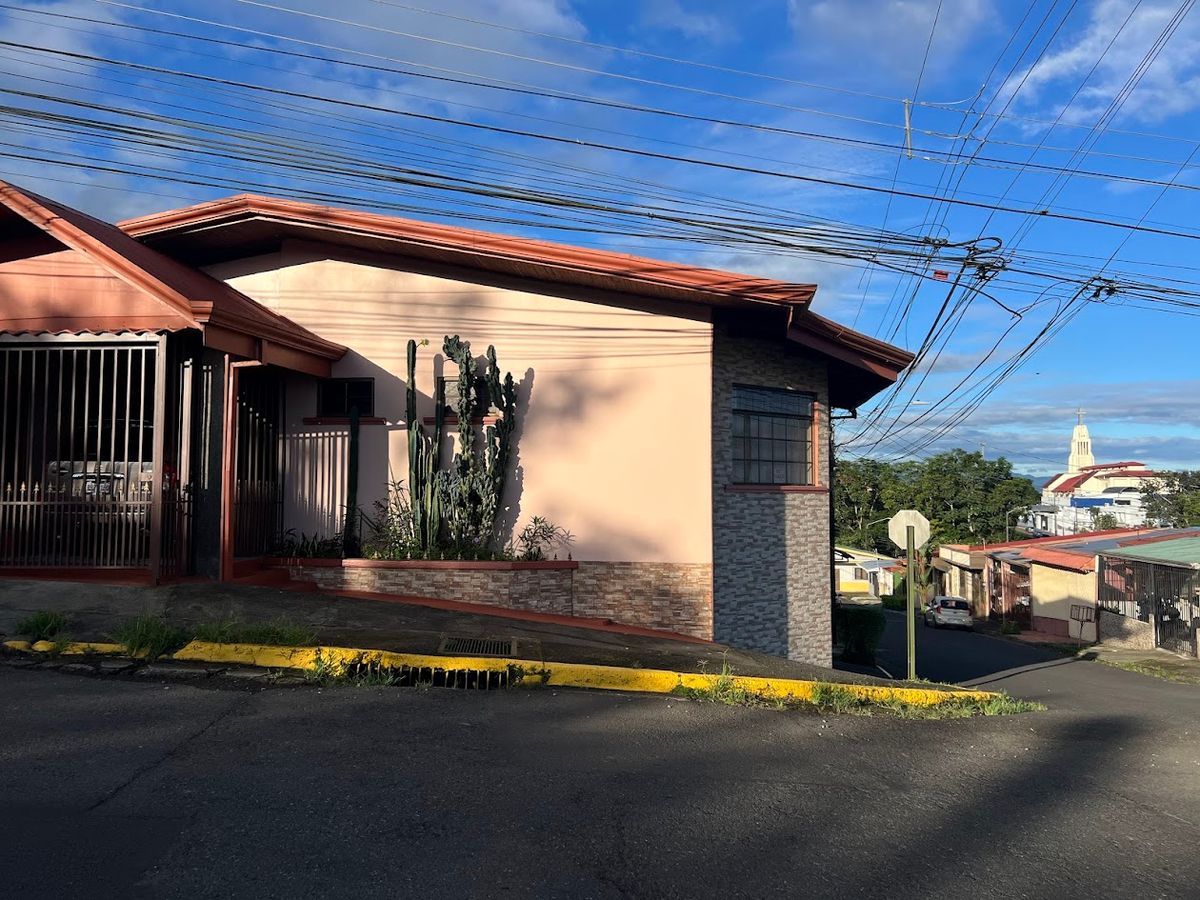 Prime Commercial Property in Downtown Ciudad Quesada: High-Yield Investment