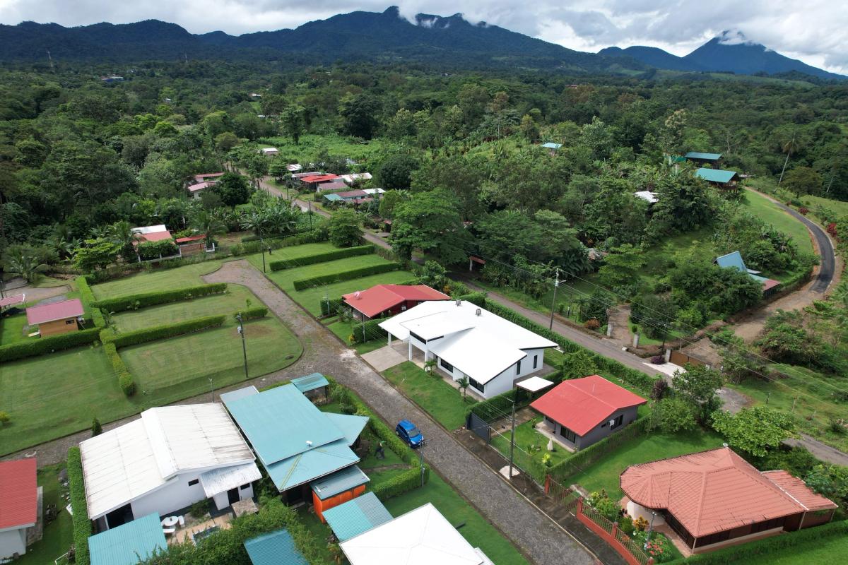 Turnkey Rustic Cabin in  Condominium, La Fortuna: Airbnb