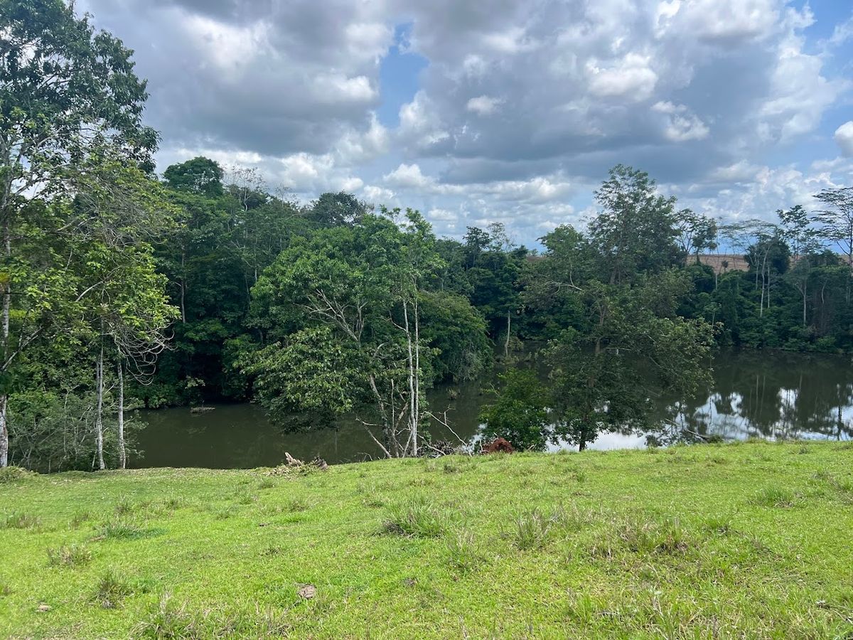 Luxury Lakefront Estate in Cutris: Volcano Views & Nature Sanctuary.