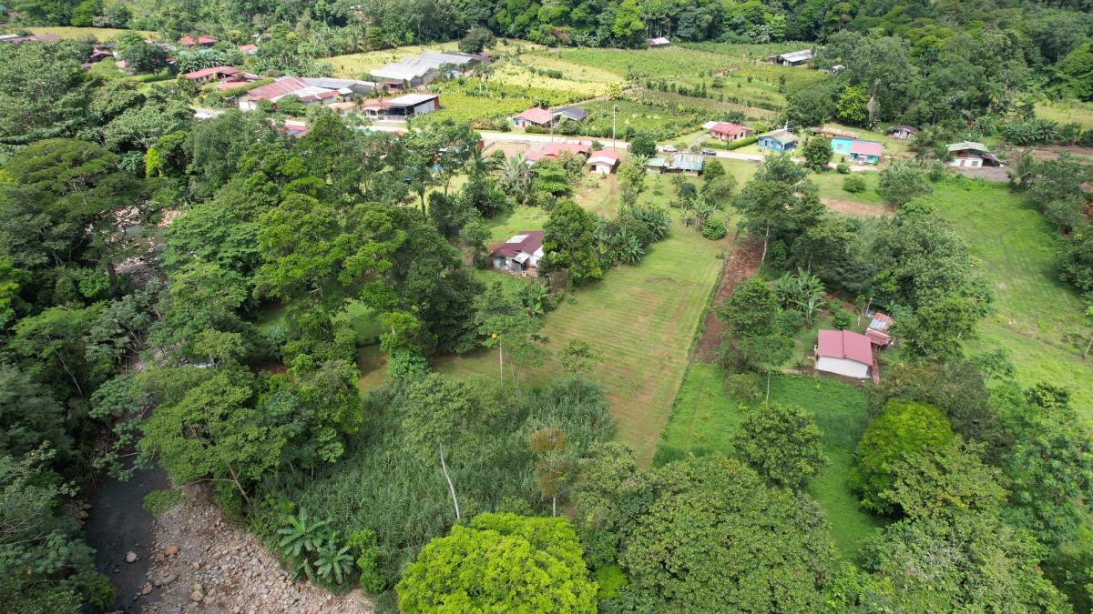 Land for Country Home in La Tigra, San Carlos: Bordering River