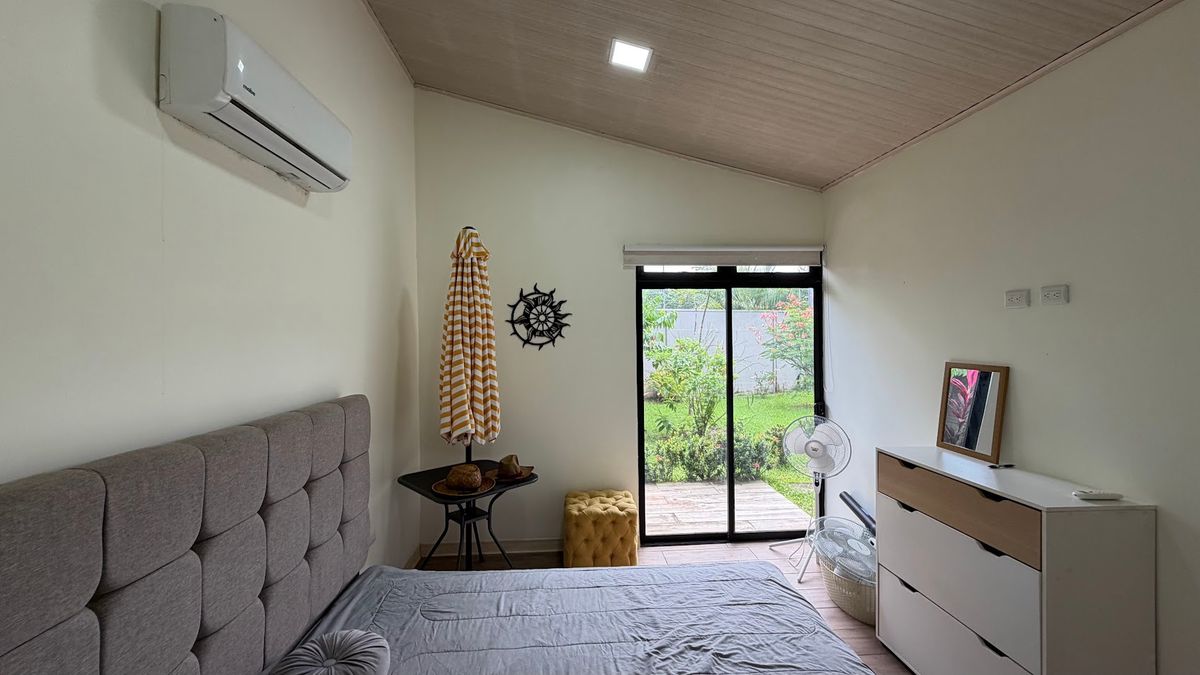 Casa Vacacional con Piscina en Los Ángeles de La Fortuna: Inversión