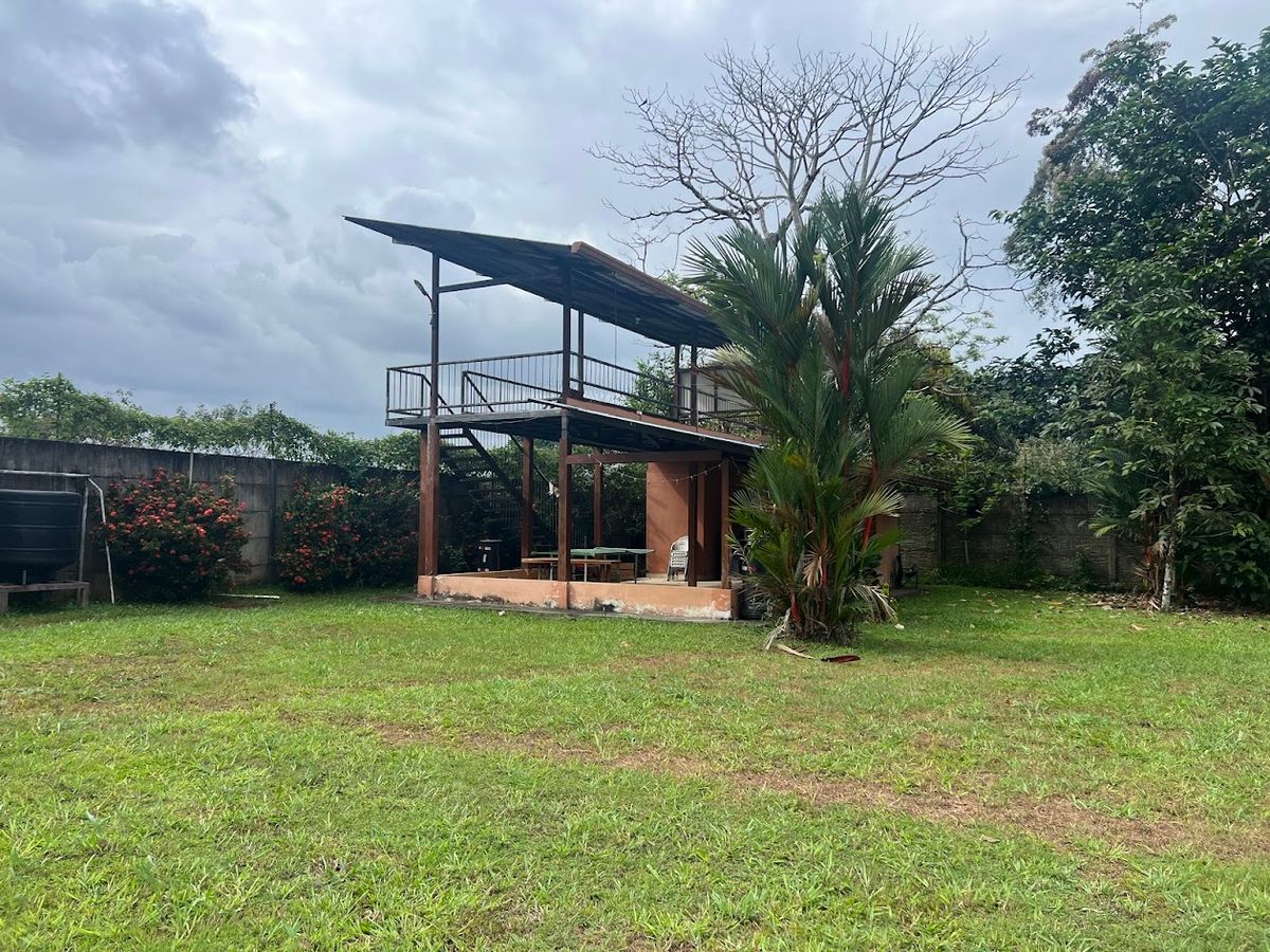 Quinta con Vista al Volcán en La Fortuna: Ideal para Airbnb