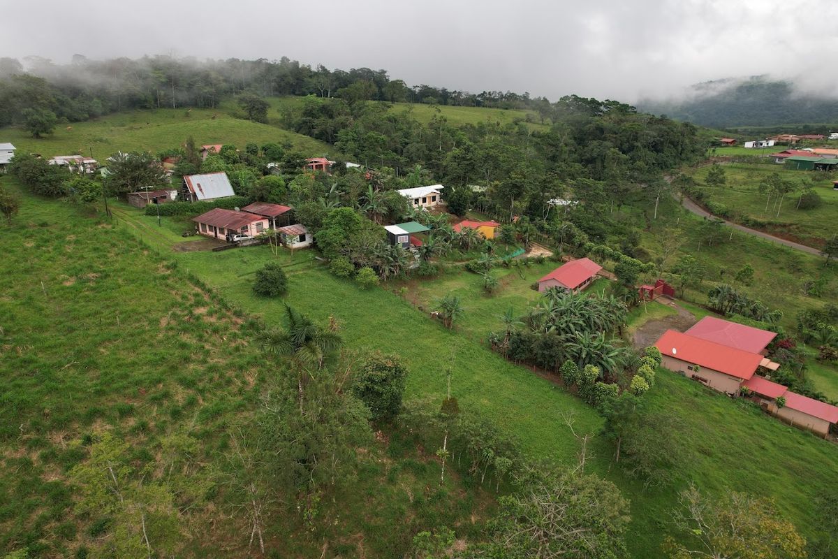 Home with Large Lot for Sale in La Tesalia | San Carlos