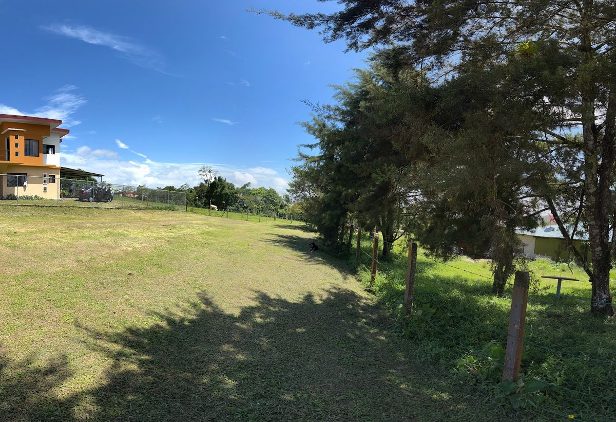 Lote en Ciudad Quesada, cerca de UTN: Invierta en apartamentos