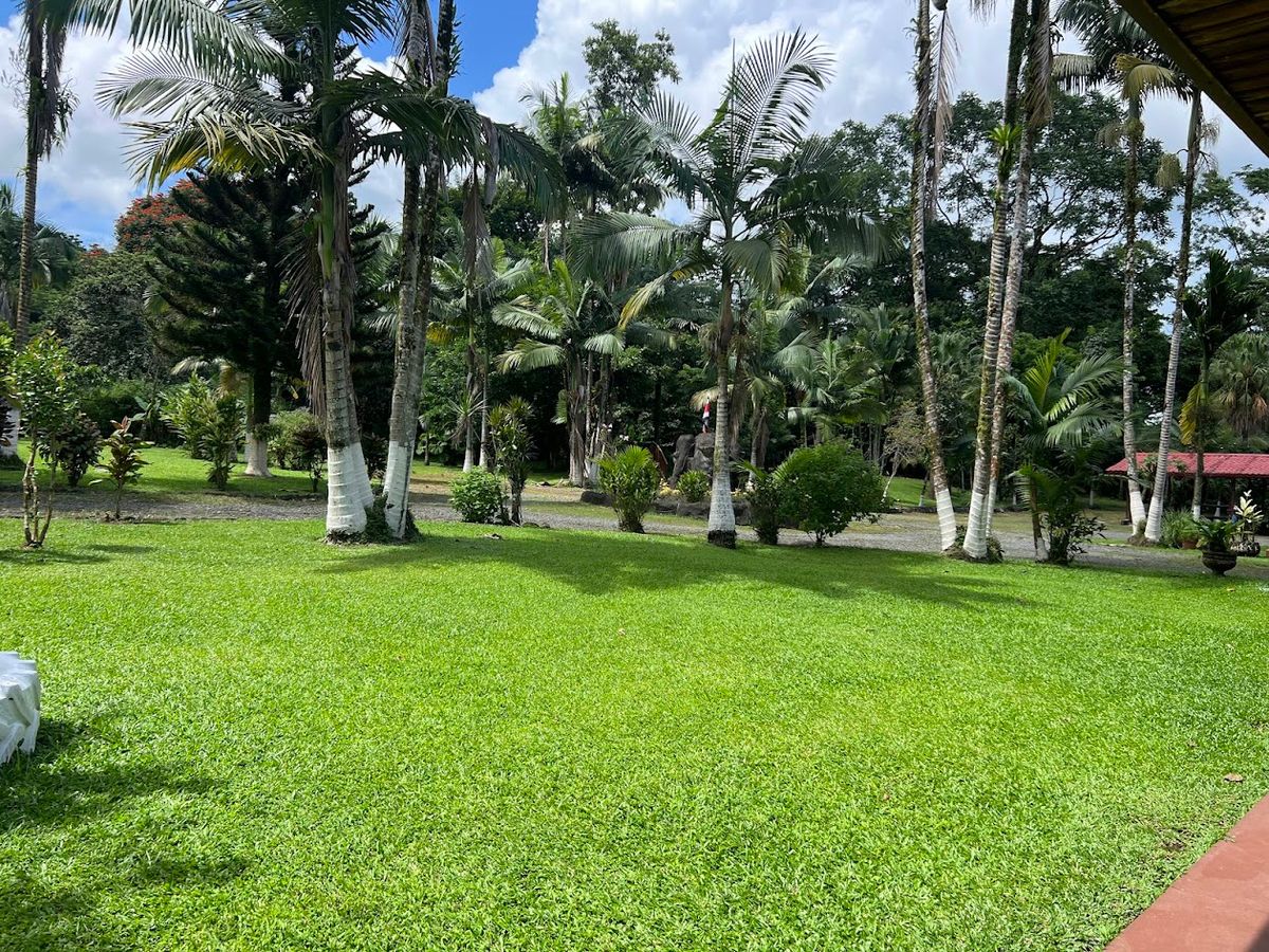 Luxury Estate in Zeta Trece, La Fortuna: Arenal Volcano Views
