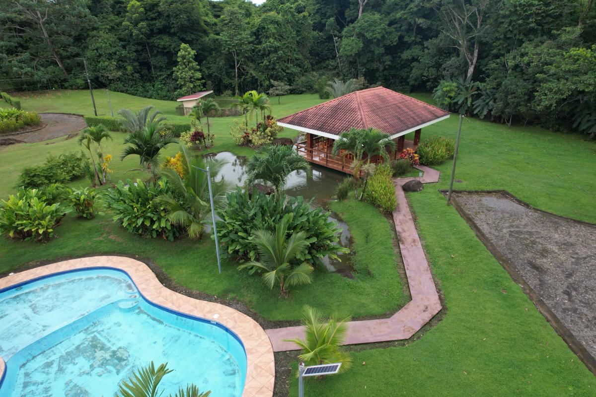 Turnkey Rustic Cabin in  Condominium, La Fortuna: Airbnb