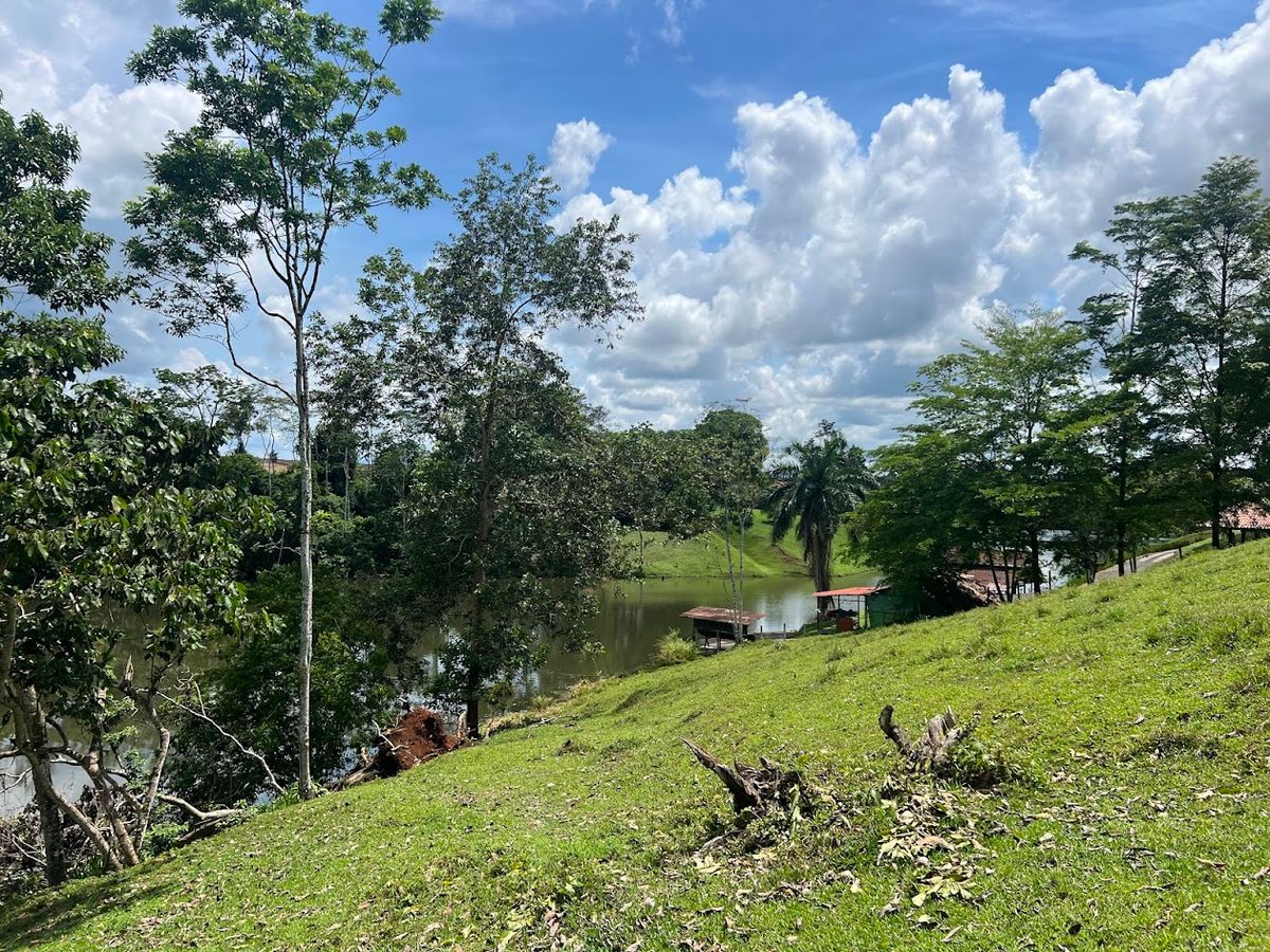 Luxury Lakefront Estate in Cutris: Volcano Views & Nature Sanctuary.