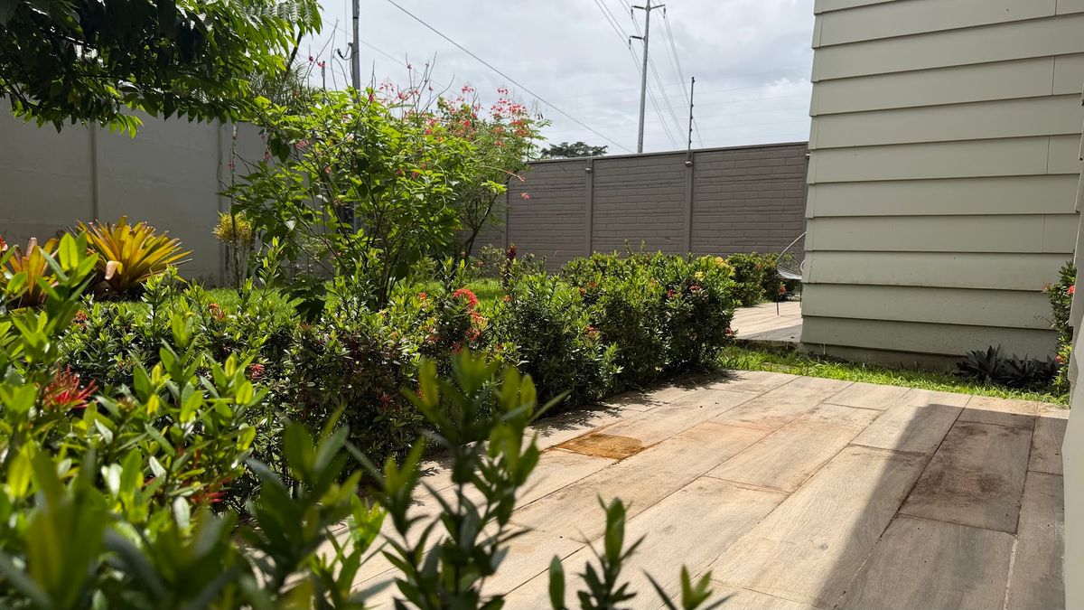 Casa Vacacional con Piscina en Los Ángeles de La Fortuna: Inversión