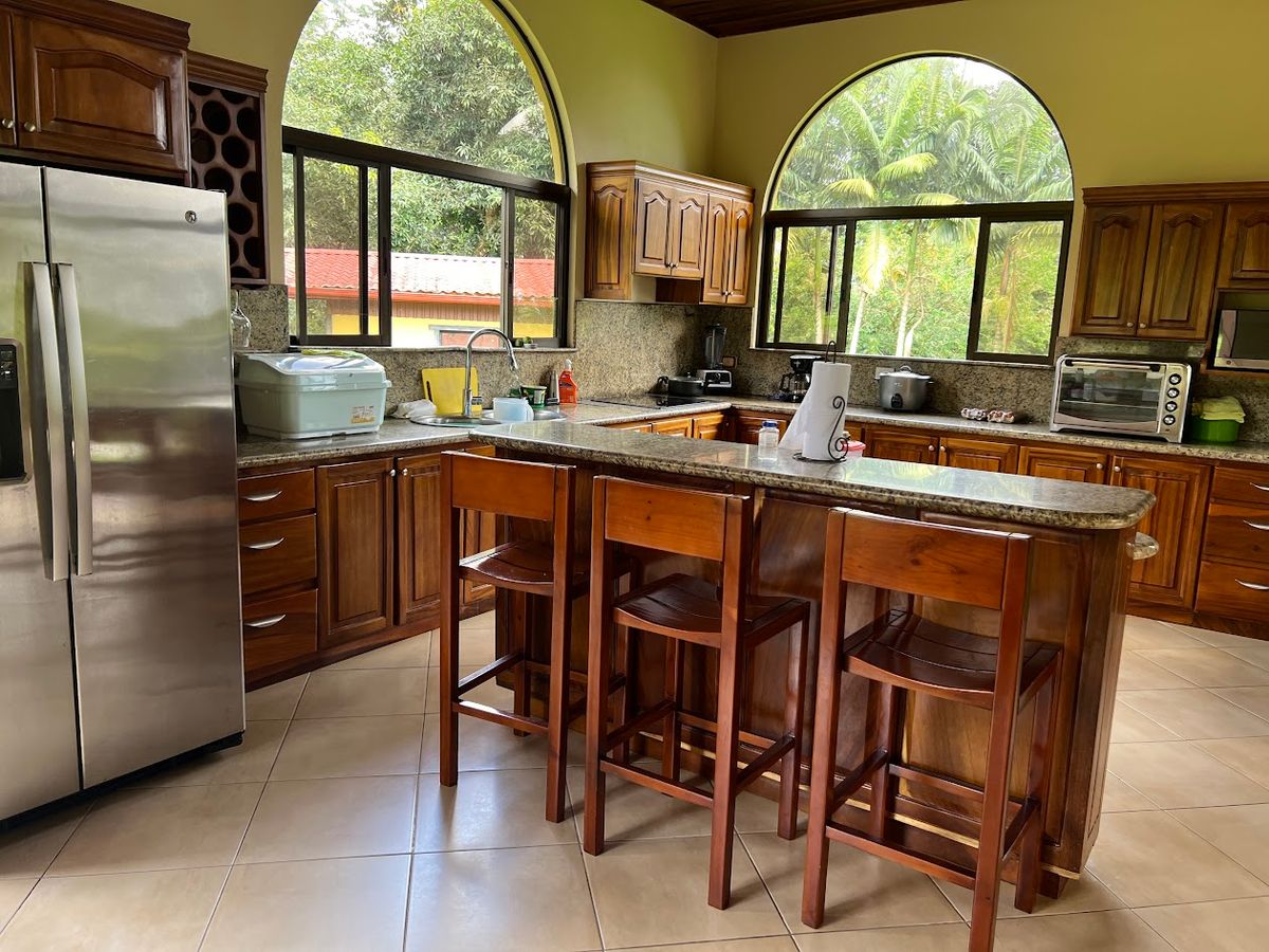 Luxury Estate in Zeta Trece, La Fortuna: Arenal Volcano Views