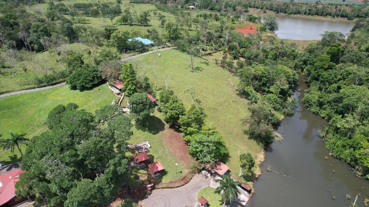 Luxury Lakefront Estate in Cutris: Volcano Views & Nature Sanctuary.
