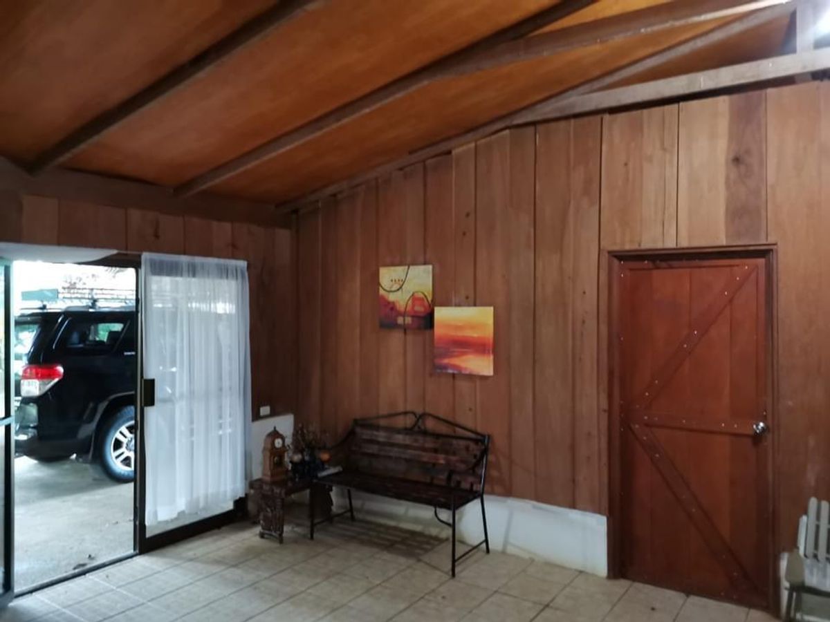 Quinta Residencial en Venecia: Amplios jardines y casa de Campo