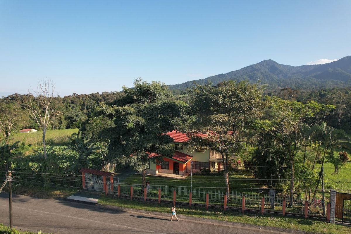 House with Large Garden and Arenal Volcano View in La Fortuna