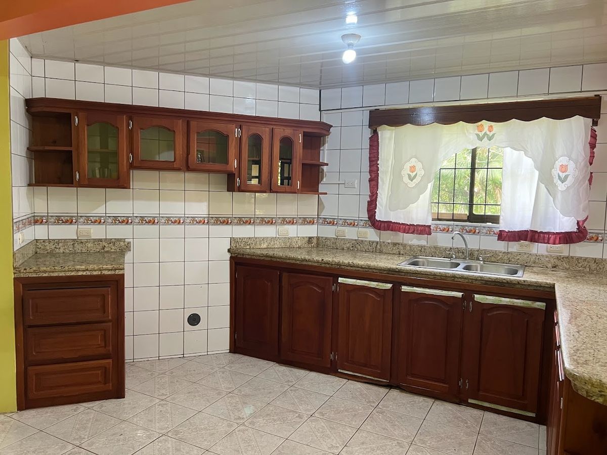 House with Large Garden and Arenal Volcano View in La Fortuna