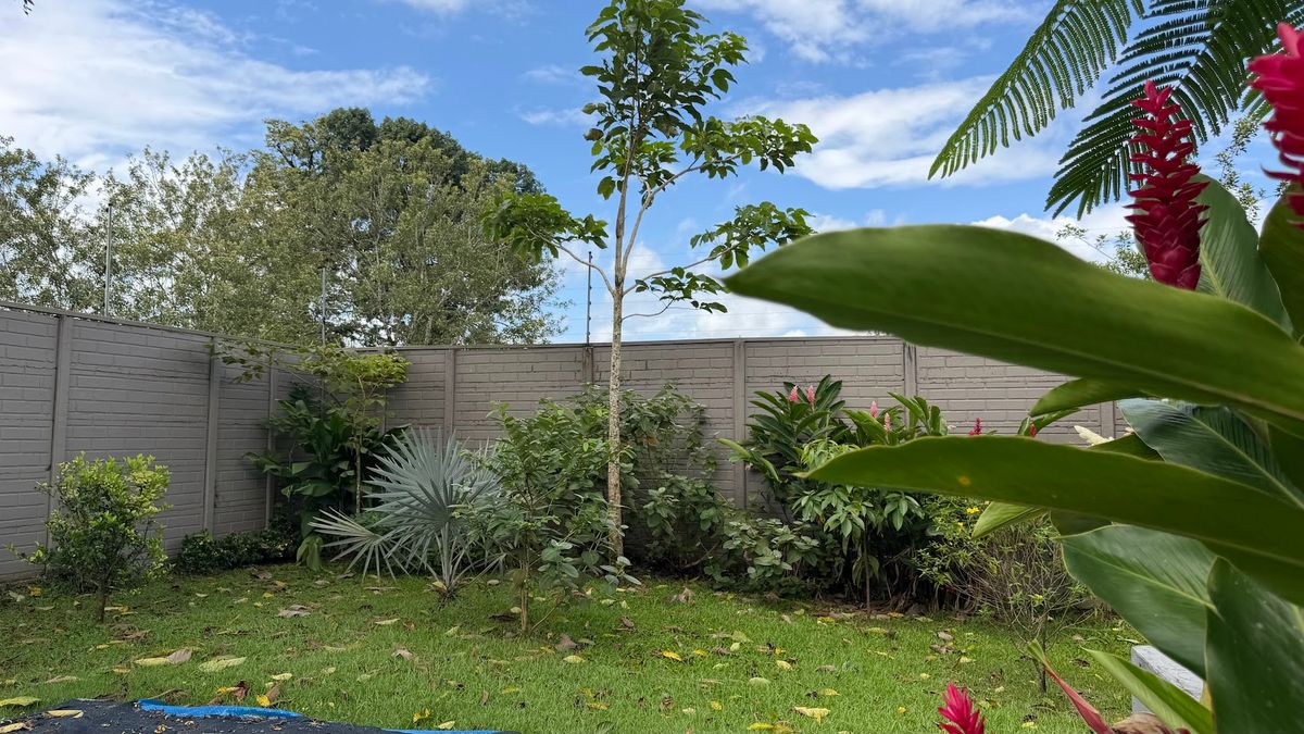 Casa Vacacional con Piscina en Los Ángeles de La Fortuna: Inversión