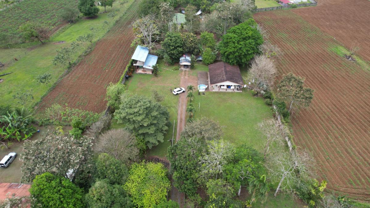 Quinta con Vista al Volcán en La Fortuna: Ideal para Airbnb