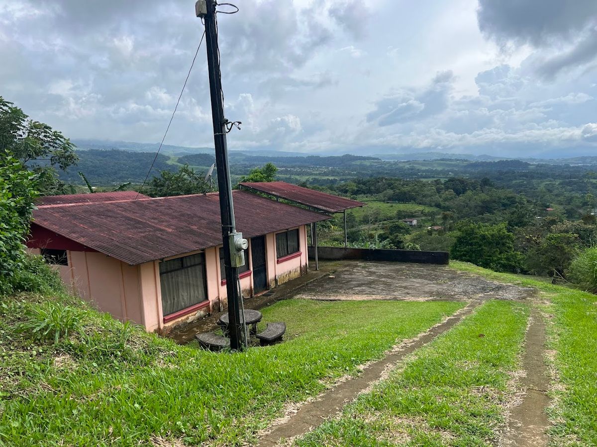 Home with Large Lot for Sale in La Tesalia | San Carlos
