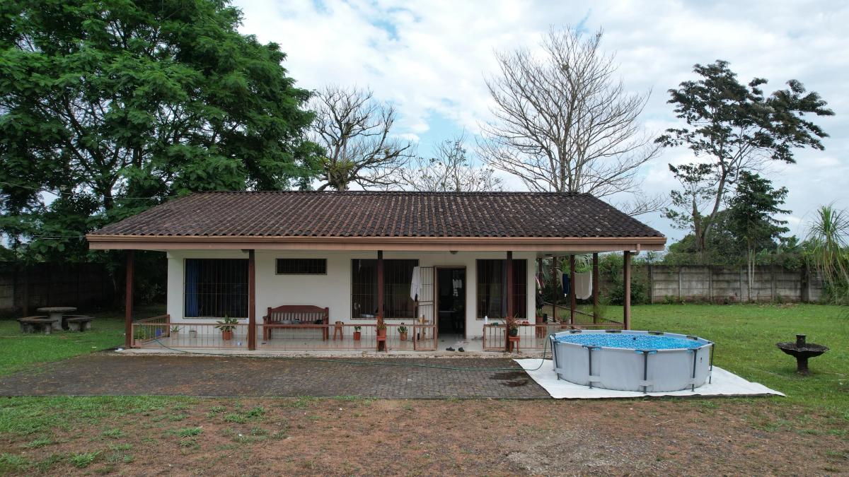 Quinta con Vista al Volcán en La Fortuna: Ideal para Airbnb