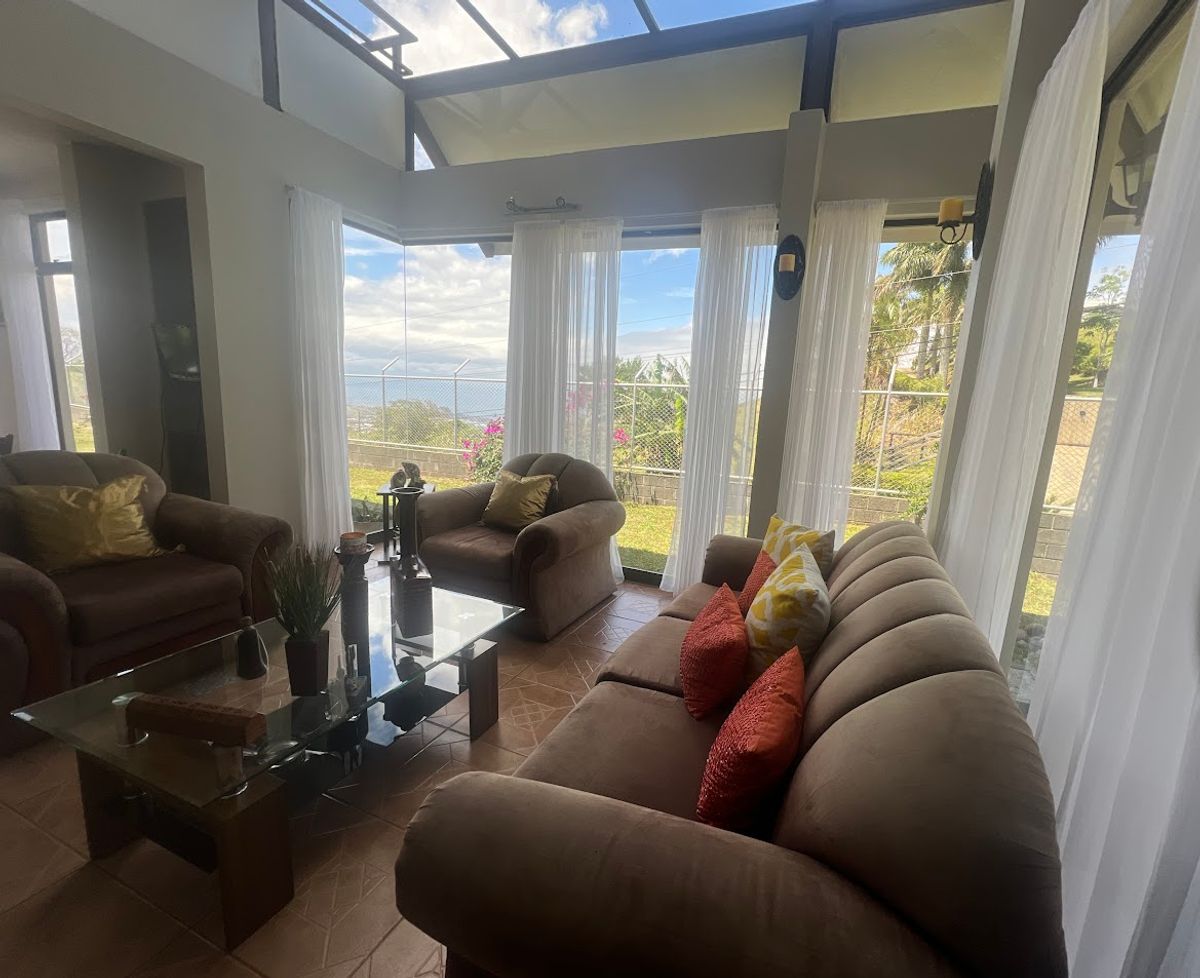 Casa con hermosa vista en Ciudad Quesada