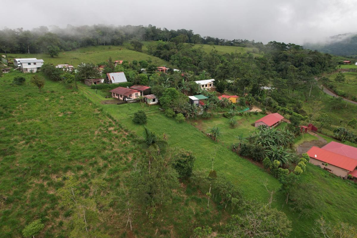 Home with Large Lot for Sale in La Tesalia | San Carlos